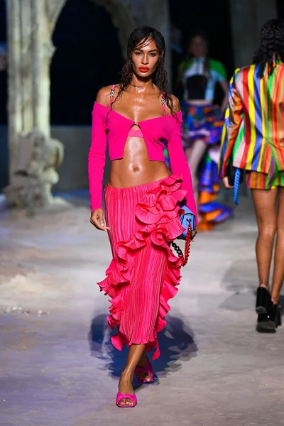 Look 28